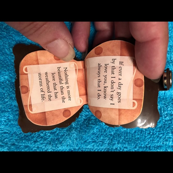 AWESOME BOOK OF OVER 20 LOVE QUOTATION KEY CHAIN❤️ - Picture 5 of 8